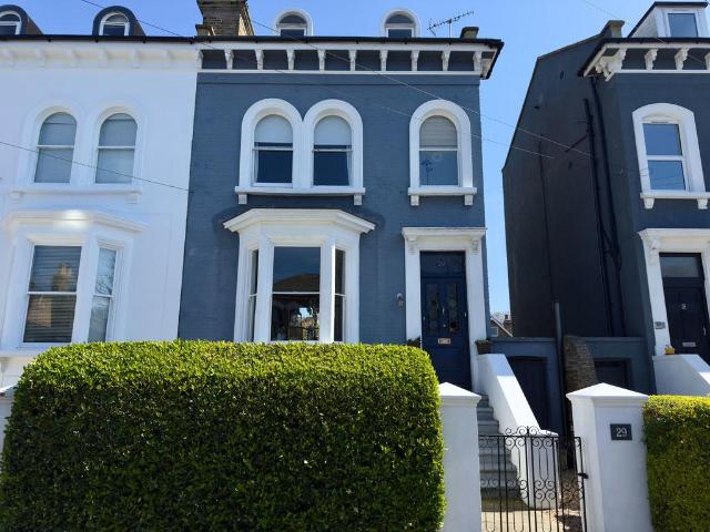 House for sale in Upton, Acol