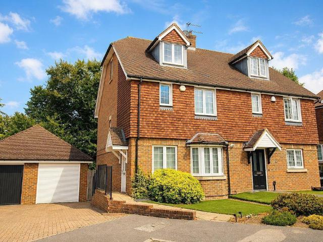 House for sale in Nork, Red Hill