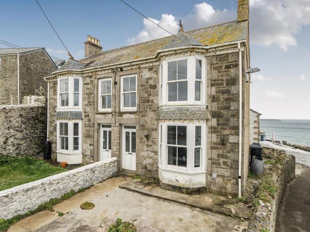 House for sale in Porthleven, Cornwall