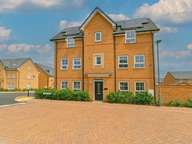 House for sale in Brooklands, Milton Keynes