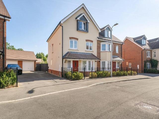 House for sale in Woodley, Wokingham