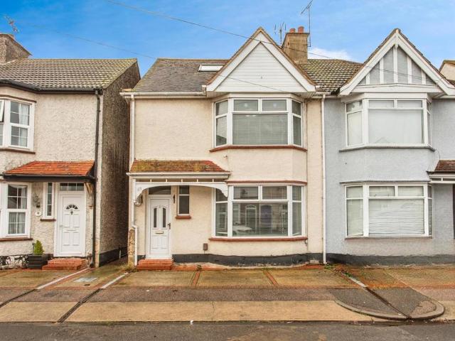 House for sale in North Shoebury, Alton Barnes