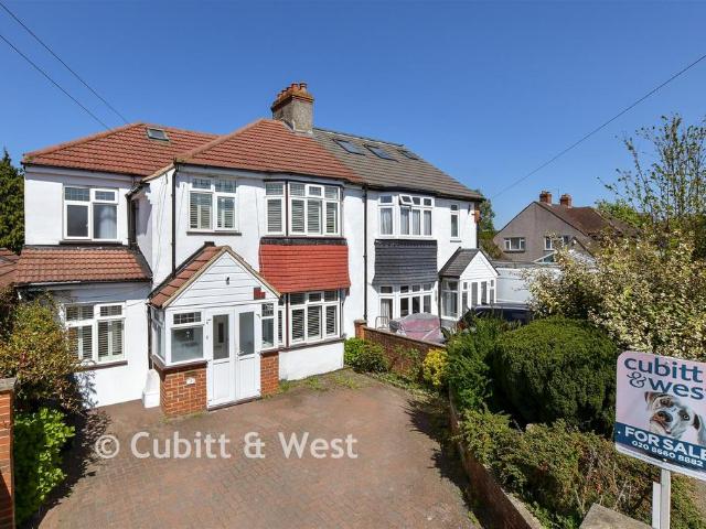 House for sale in London Borough of Croydon, Sanderstead