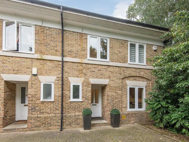 House for sale in Royal Borough of Kingston upon Thames, Greater London