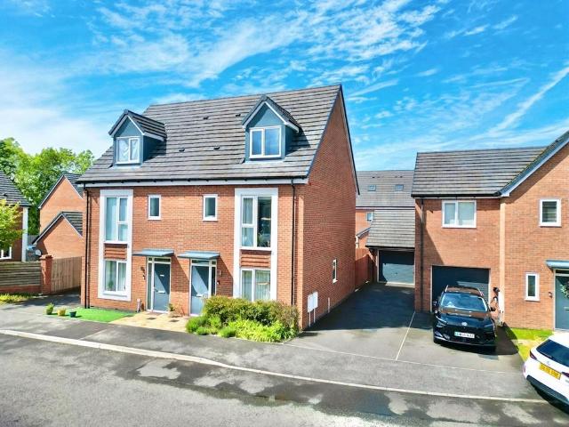 House for sale in Fenton, Stoke-on-Trent