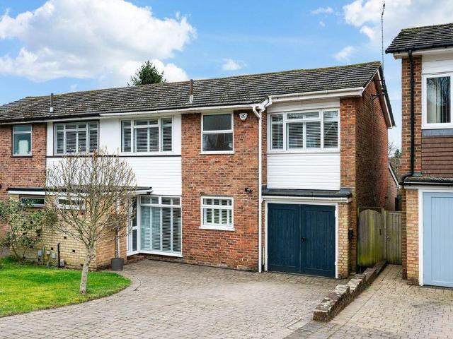 House for sale in Oxted, Hillview