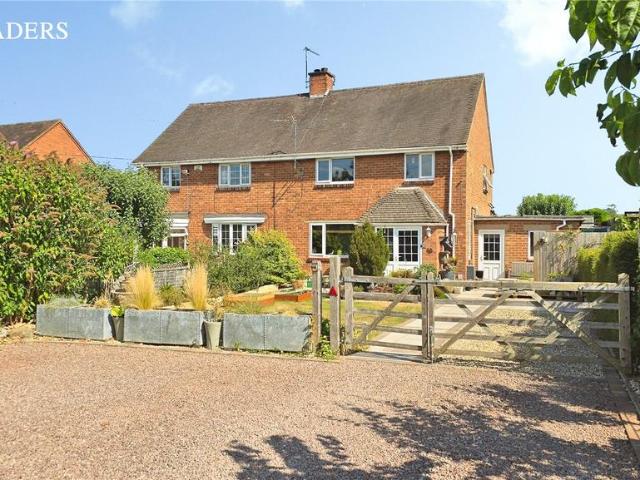 House for sale in Crookhill, Worcestershire