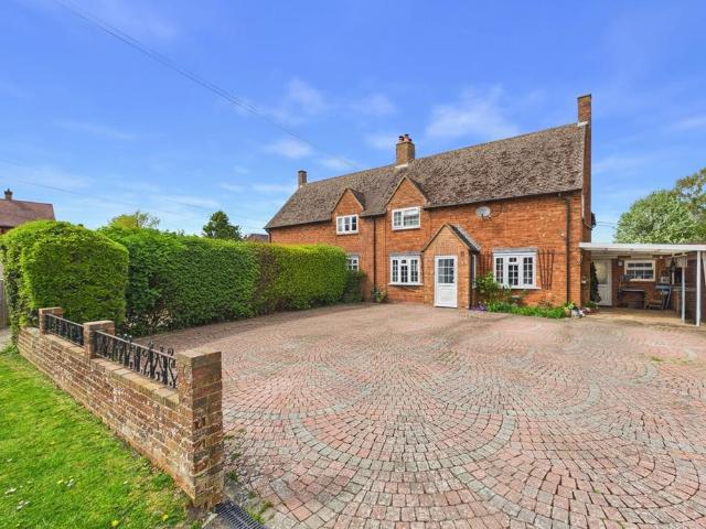 House for sale in Berrick Salome, Oxfordshire