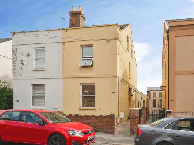 House for sale in Gloucester, Gloucestershire