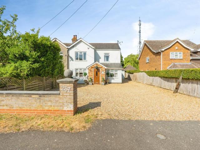 House for sale in Sharpenhoe, Bedfordshire
