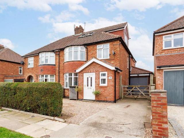 House for sale in High Field, York