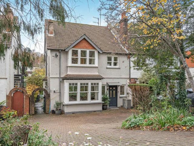 House for sale in London Borough of Croydon, Purley