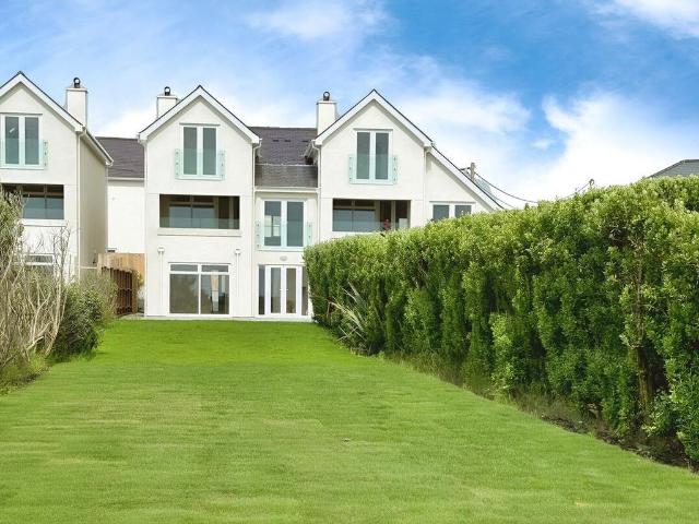House for sale in Trearddur, Wales