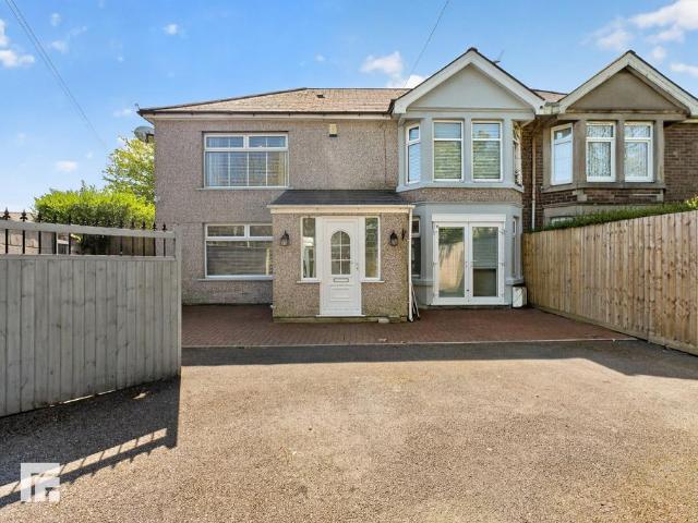House for sale in Colcot, Barry