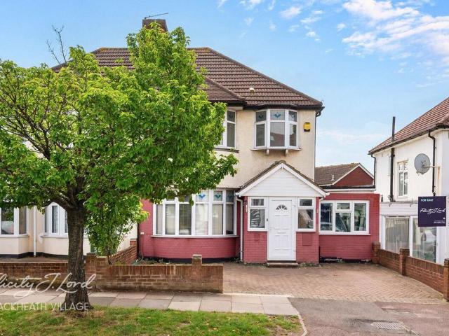 House for sale in Kidbrooke, Greater London