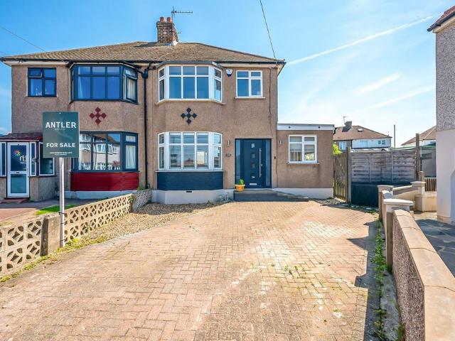 House for sale in Fleet Estate, Monks Orchard