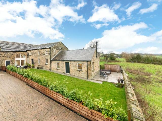 House for sale in Farnley Tyas, West Yorkshire