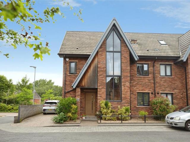 House for sale in Chapel Field, Bury