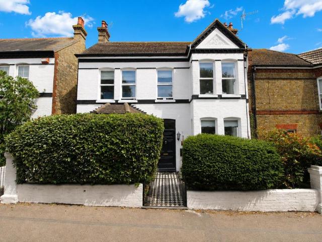 House for sale in Upton, Acol