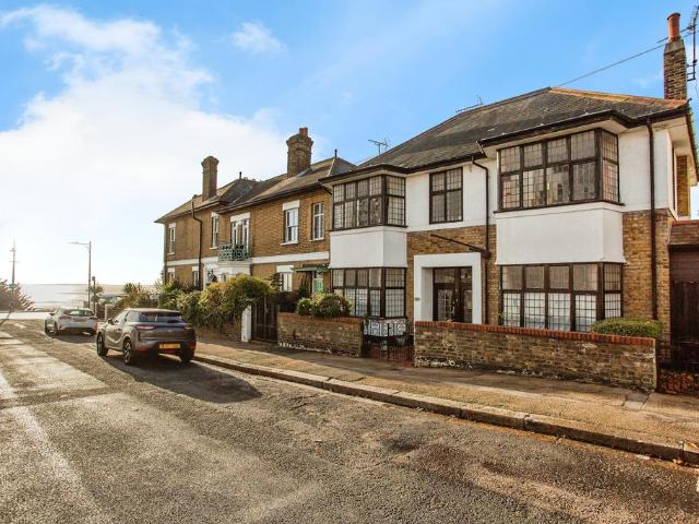 House for sale in Alton Barnes, Essex
