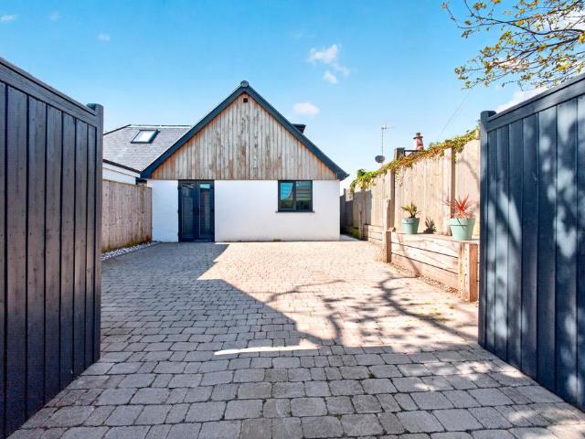 House for sale in Friday Street, Eastbourne