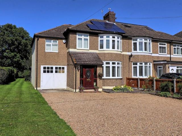House for sale in Chipping Hill, Essex