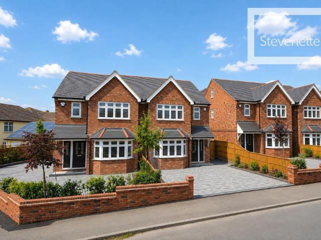 House for sale in Coopersale Street, Epping