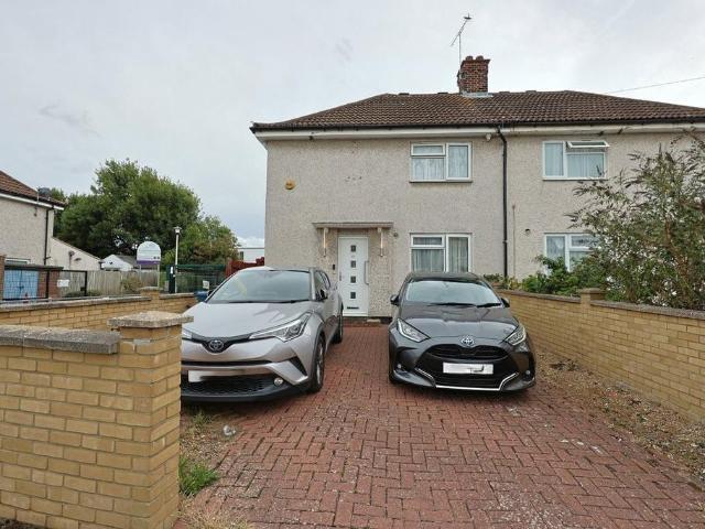 House for sale in South Stanmore, Greater London