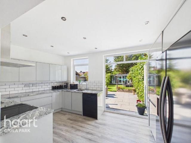 House for sale in Gidea Park, Greater London