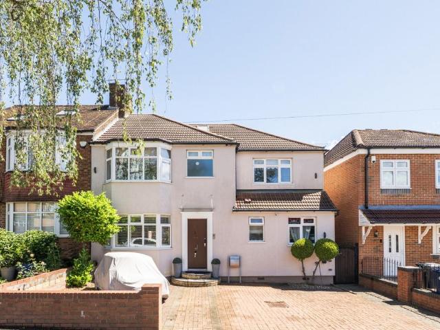 House for sale in Whetstone, Greater London