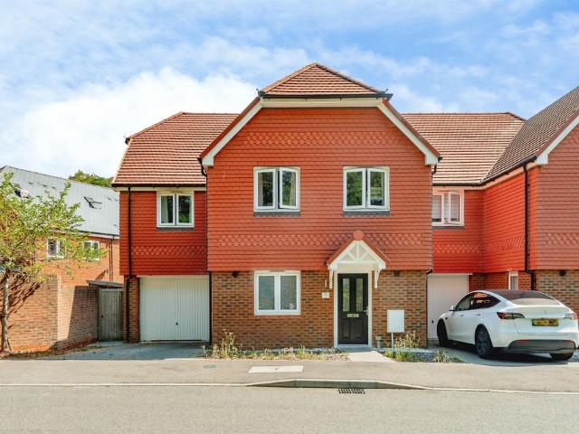 House for sale in Perryfields, West Sussex