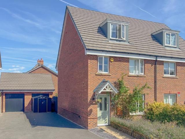 House for sale in Eggington, Bedfordshire