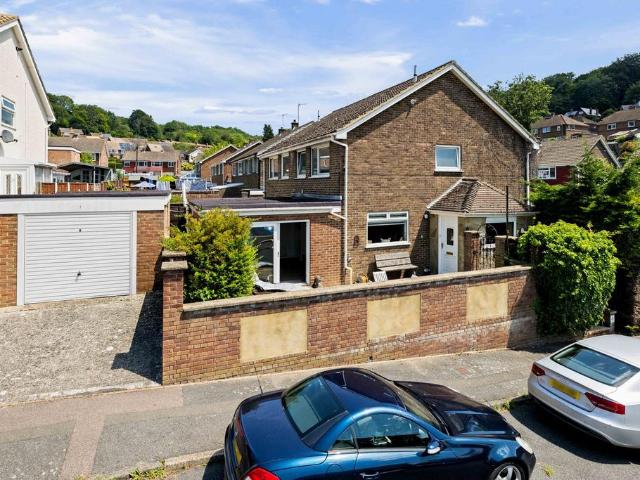 House for sale in Kearsney, Ash