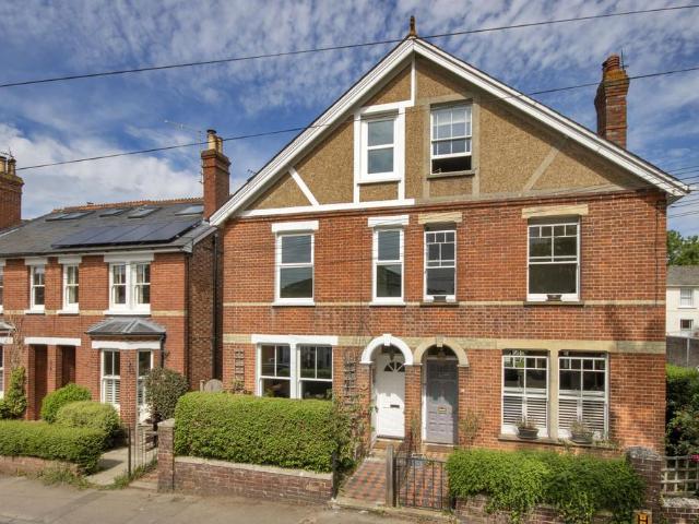 House for sale in Southborough, Sandown Park