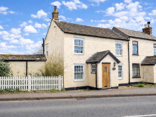 House for sale in Little Billington, Bedfordshire