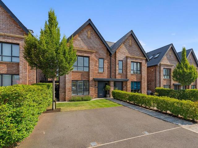 House for sale in Greenside, Macclesfield