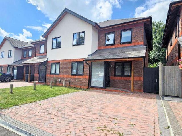House for sale in Rowner, Middlecroft