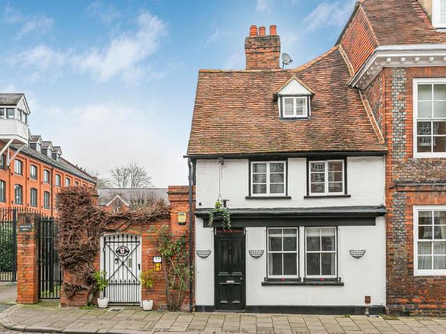 House for sale in Henley-on-Thames, Berrick Salome