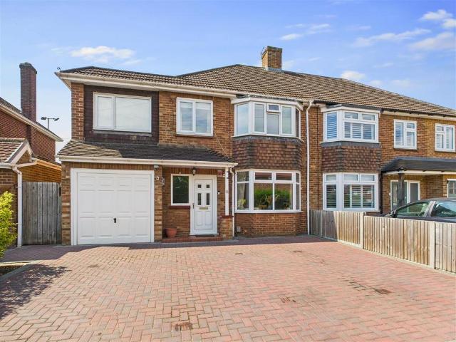 House for sale in West End, Elmbridge