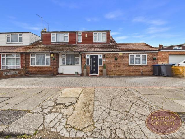 House for sale in Spinney Hill, Northampton