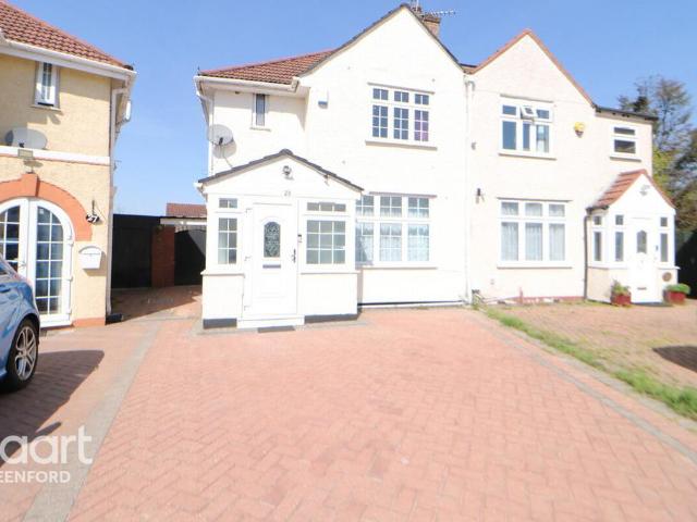 House for sale in London Borough of Ealing, Greenford