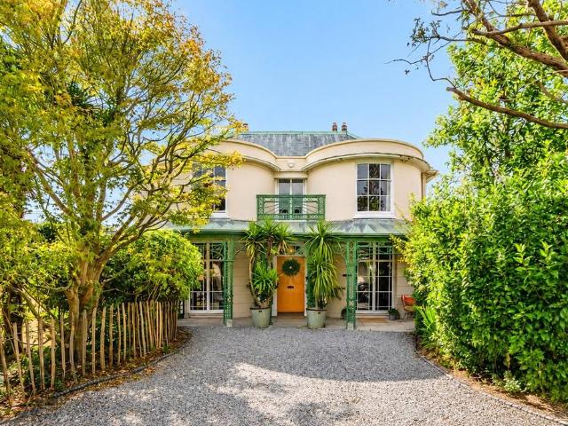 House for sale in Spring Vale, Hampshire