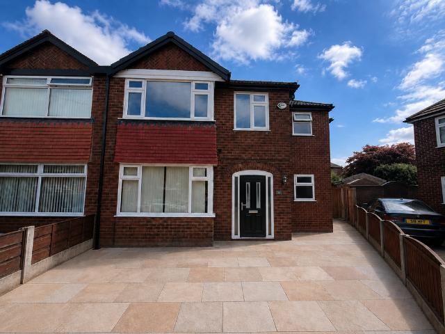 House for sale in Ashton upon Mersey, Trafford Park