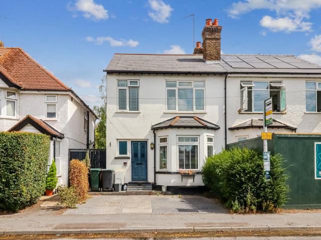 House for sale in Batchworth, Hertfordshire