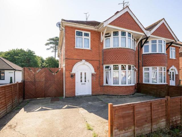 House for sale in Seacroft, Belleau
