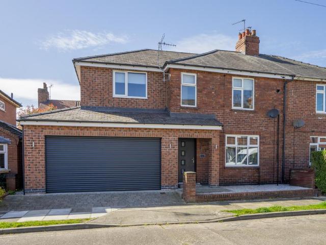 House for sale in High Field, York
