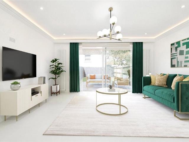 House for sale in Newbury Park, Greater London