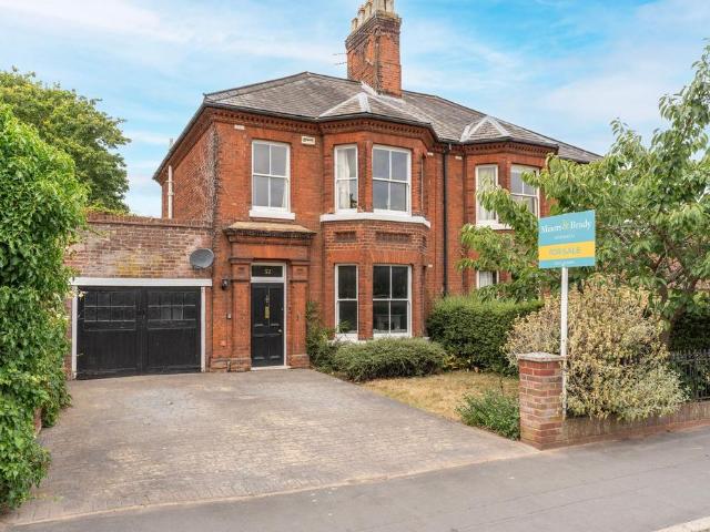 House for sale in Lakenham, East Bank