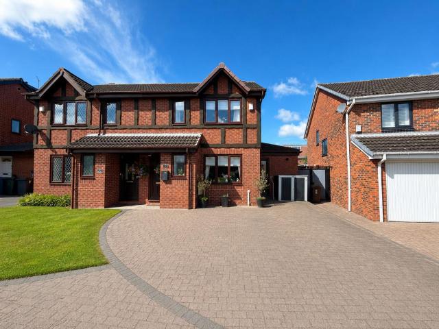 House for sale in Roby Mill, Lancashire