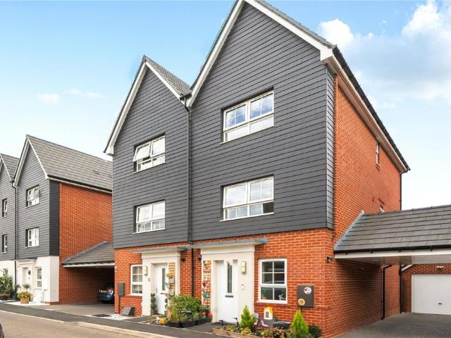 House for sale in Kingsbrook, Buckinghamshire
